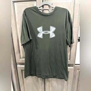 Under Armor men’s XXL loose headgear short sleeved t-shirt, preloved con…